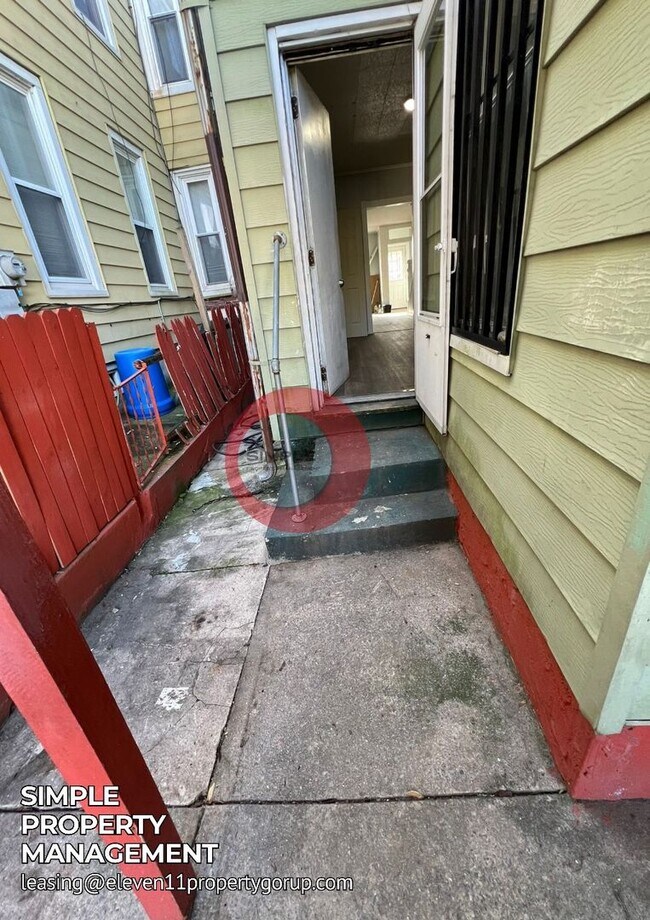 Building Photo - 1239 Greenwich St