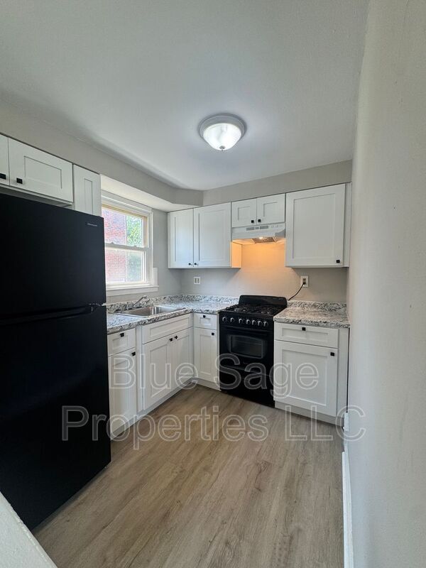 Building Photo - 212 N Wycombe Ave