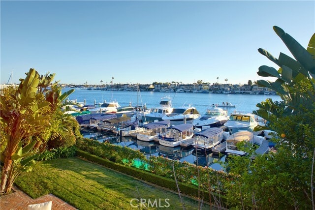 Building Photo - 2572 Bayshore Dr