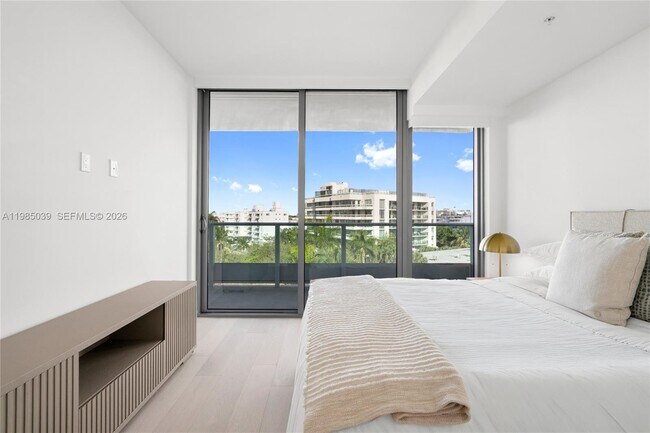 Building Photo - 9201 E Bay Harbor Dr