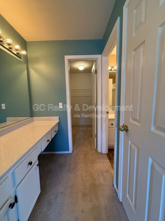 Building Photo - 2878 Meadow Ln