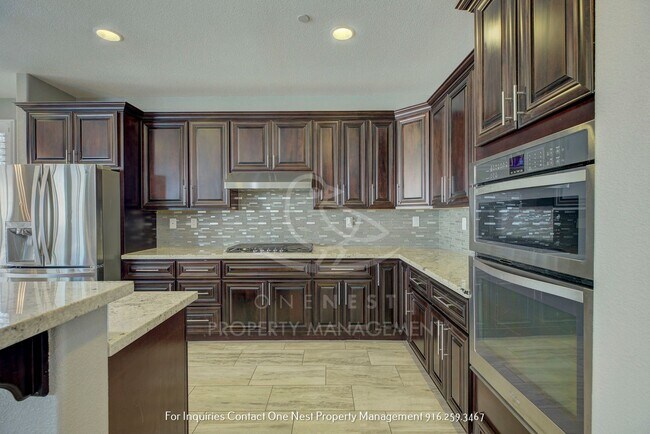 Building Photo - Offering a 6 Month Lease | 4 Bedroom 3 Bathroom Plumas Lake Beauty!
