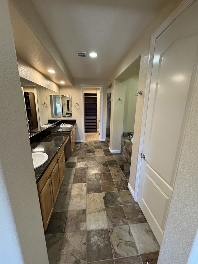 Building Photo - 851 Antilla Way