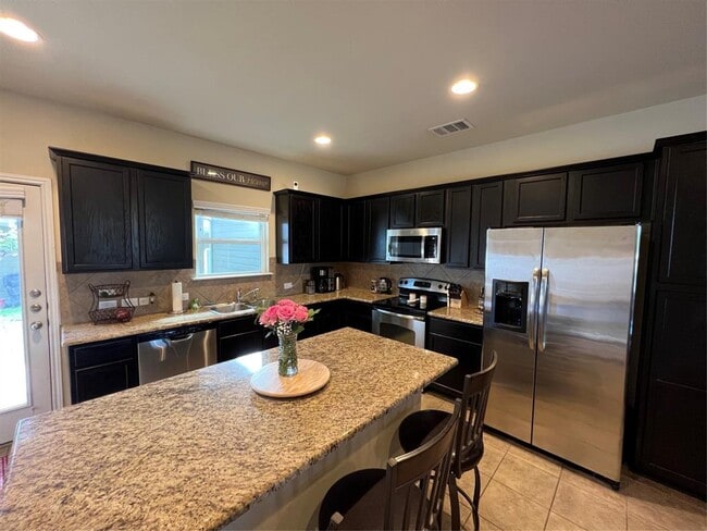 Building Photo - 1010 Lost Pines Ln