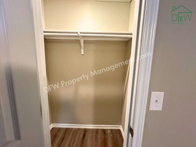Building Photo - For Lease: Modern 1BR Oasis in the Heart of Dallas