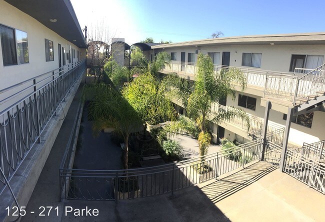 Building Photo - 271 Parke St