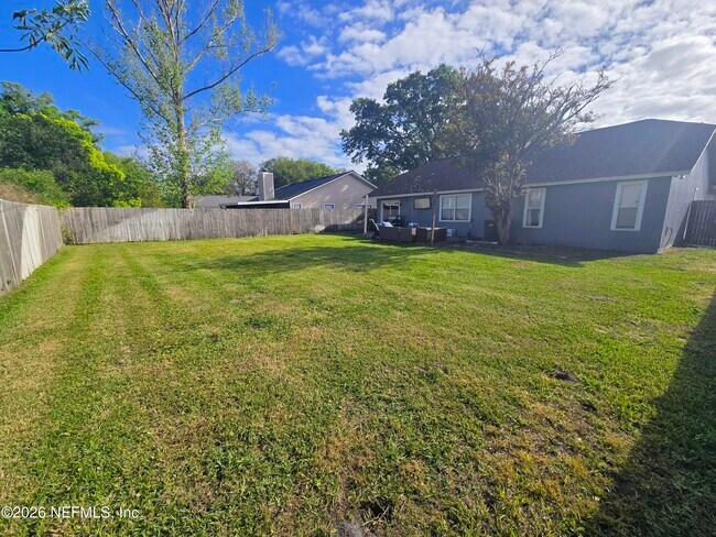 Building Photo - 13335 Currituck Dr N