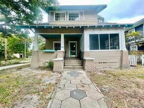 Building Photo - 557 6th Ave N