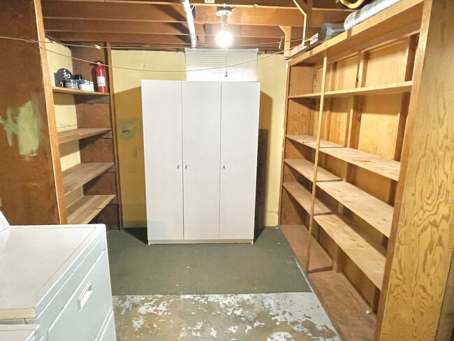 Building Photo - Parkrose Heights neighborhood, 3 bedroom, ...