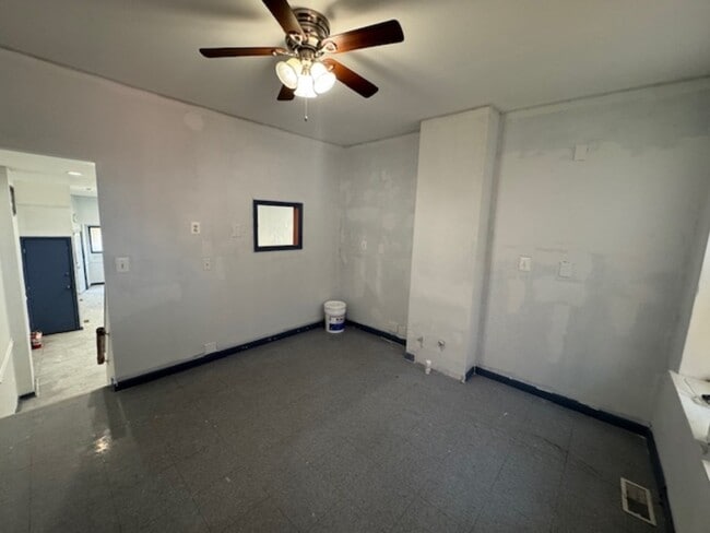 Building Photo - 2712 Pennsylvania Ave