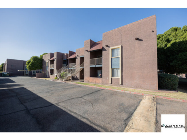 Primary Photo - This Exquisite 3/2 Phoenix condo is your U...