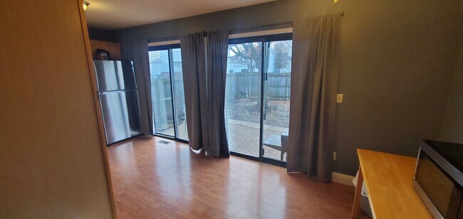 Building Photo - 7633 Sessis Dr