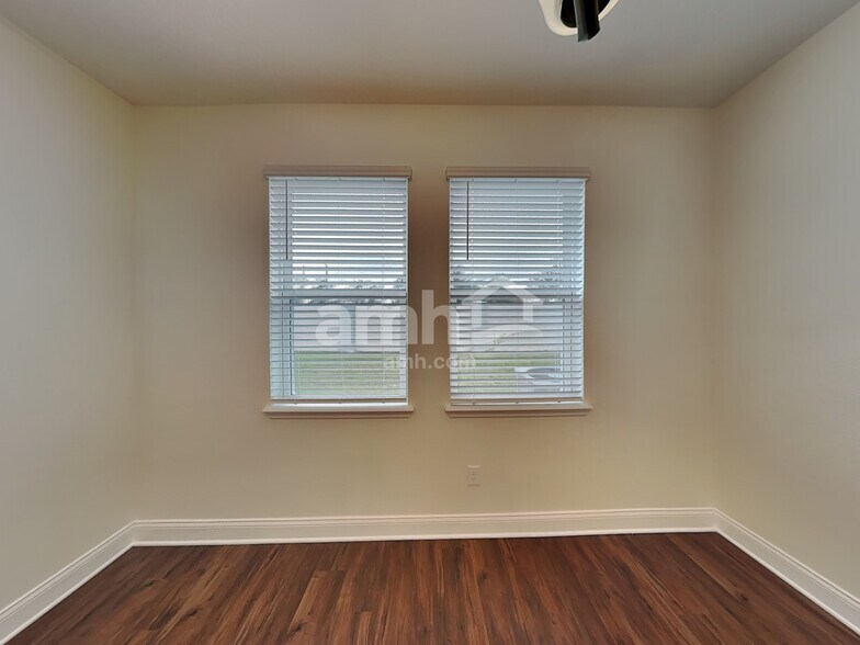 Building Photo - 6158 Little Blf Cir