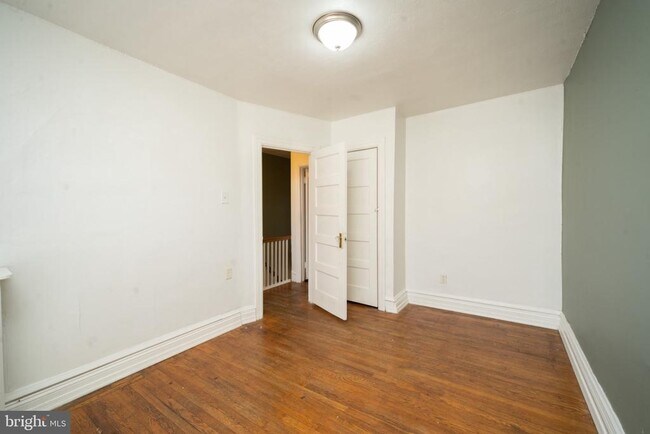Building Photo - 111 Rosemar St