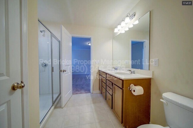 Building Photo - 7015 Thornrose Dr
