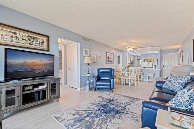 Building Photo - 6365 Bahia Del Mar Blvd S