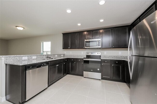 Building Photo - 387 Begonia Ct