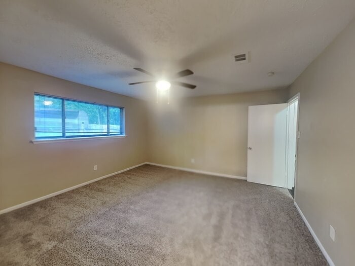 Building Photo - 17435 Bonnie Sean Dr