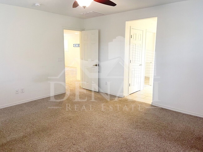 Building Photo - 4737 E Betty Elyse Ln