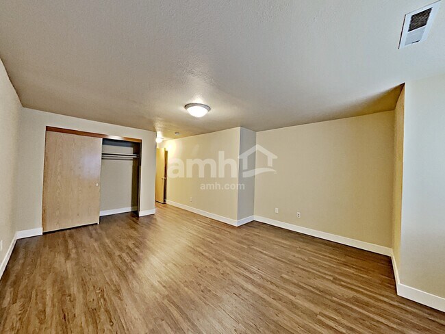 Building Photo - 16989 SW Cashew Way