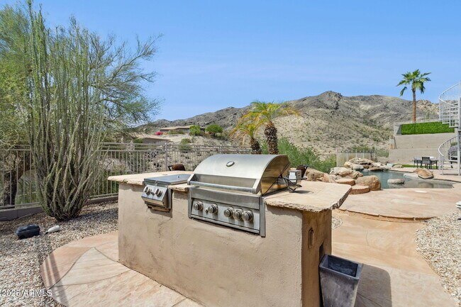 Building Photo - 14216 S 5th St