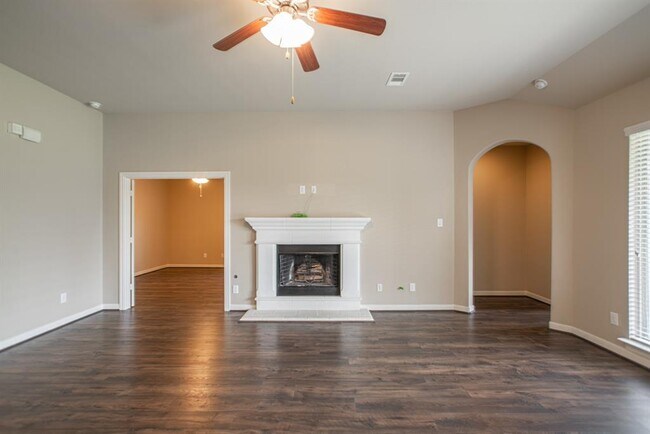 Building Photo - 99 West Wading Pond Circle