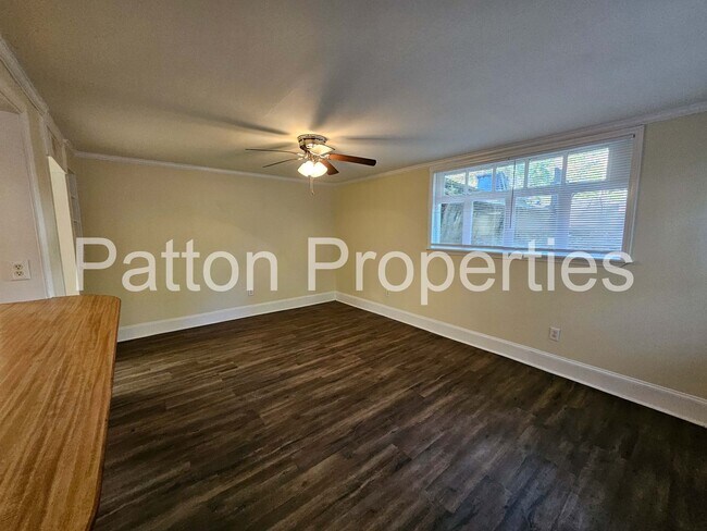 Building Photo - 1401 Kinderway &amp; 4300-4302 Wentworth -...