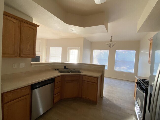 Building Photo - 600 Missy Ct