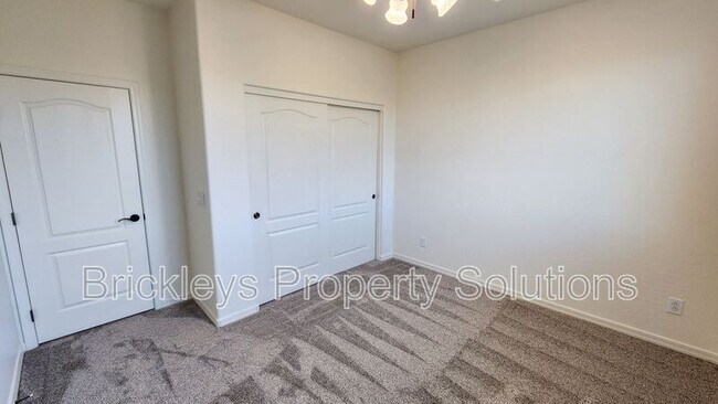 Building Photo - 4446 E Blue Sage Rd