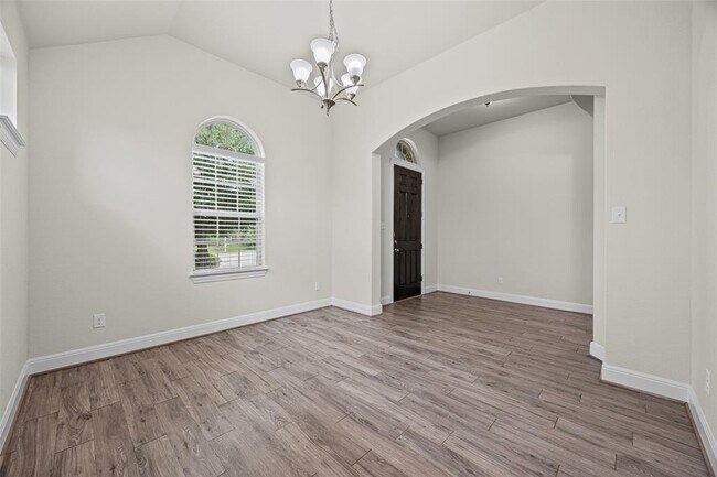 Building Photo - 253 Joseph Dr