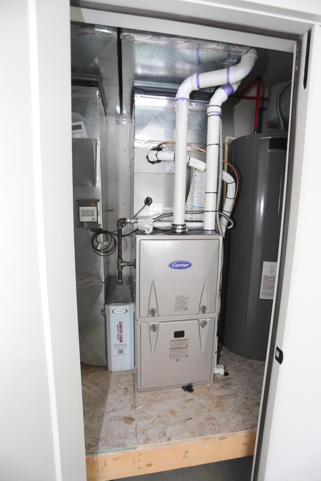 Building Photo - 4400 Royal County Rd