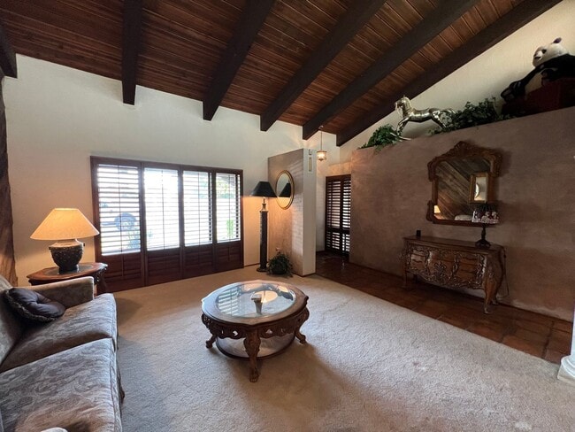 Building Photo - FURNISHED 3 BEDROOM HOME IN TOWN WITH POOL ACCESS!