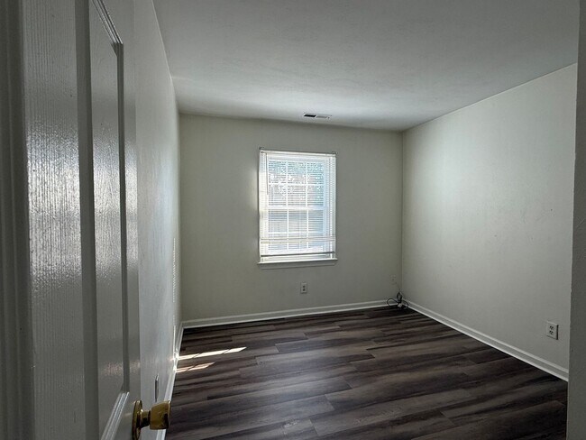 Building Photo - 1118 Hillock Crossing
