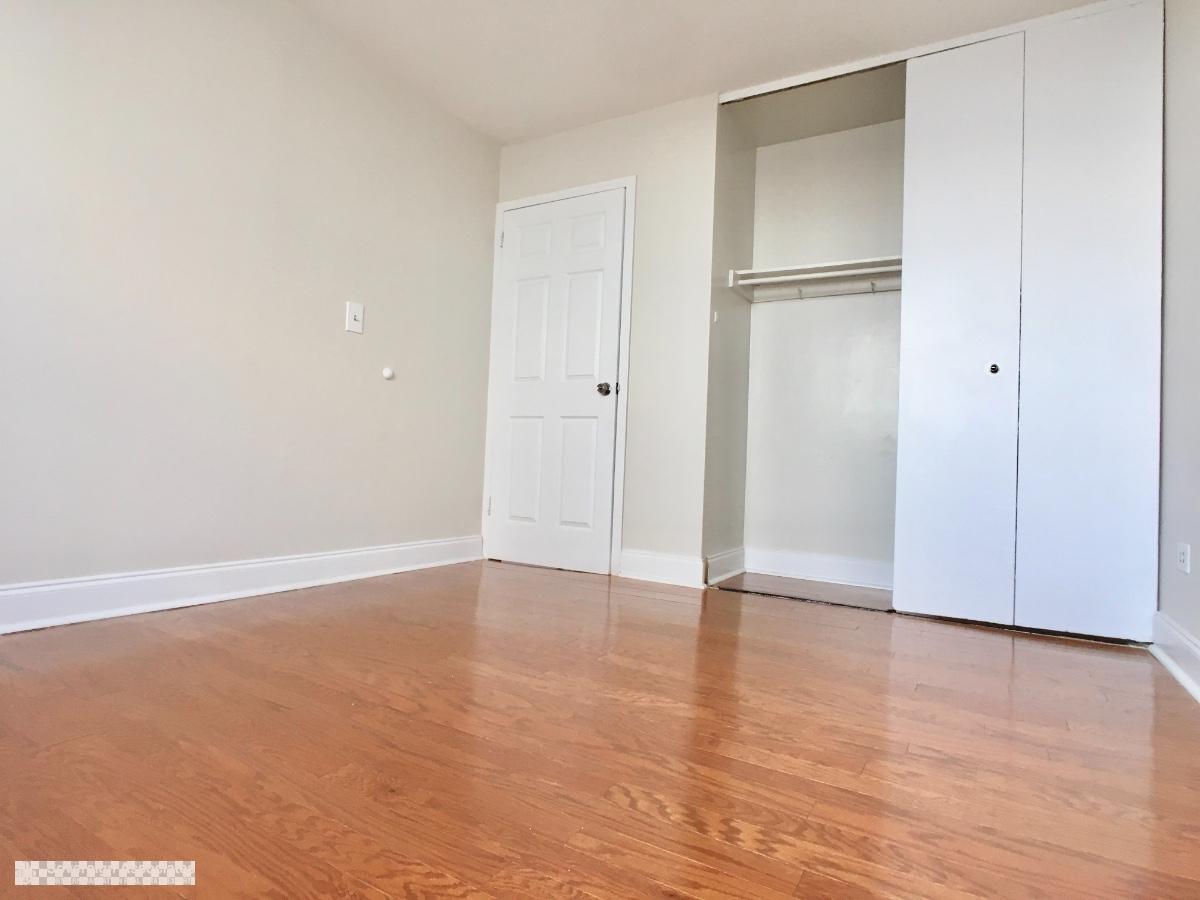 Building Photo - 3333 Broadway