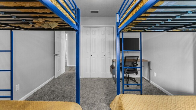 Building Photo - 6314 Senators Dr