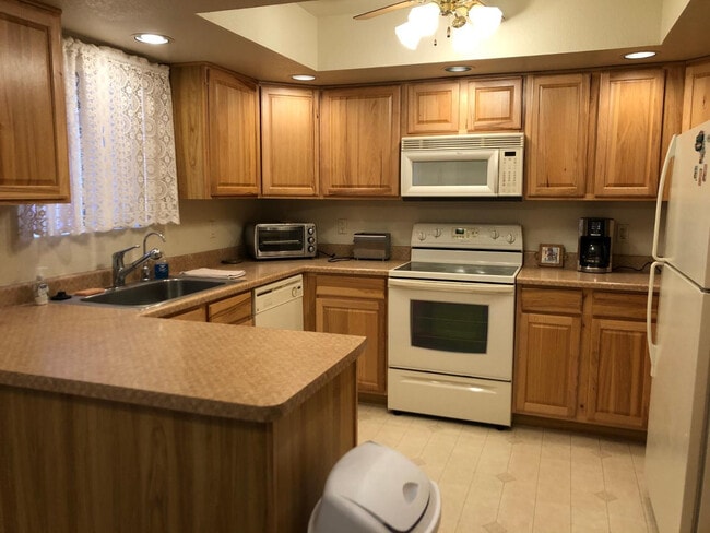 Building Photo - 12222 N Paradise Vlg Pkwy S