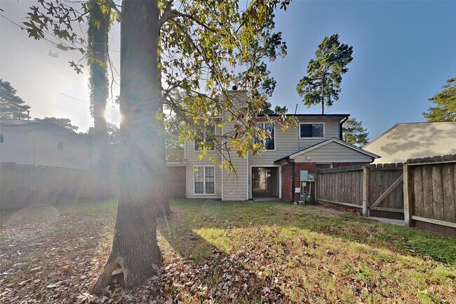Building Photo - 2615 Silver Falls Dr