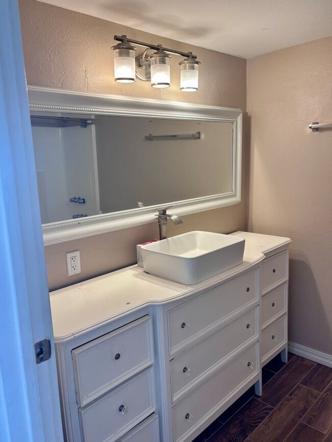Building Photo - Available now | A 2 Bedroom, 1.5 Bathroom ...