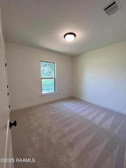 Building Photo - 107 Tenor St