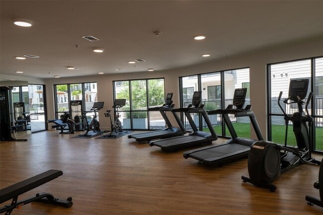 Building Photo - 1701 Simond Ave Ave