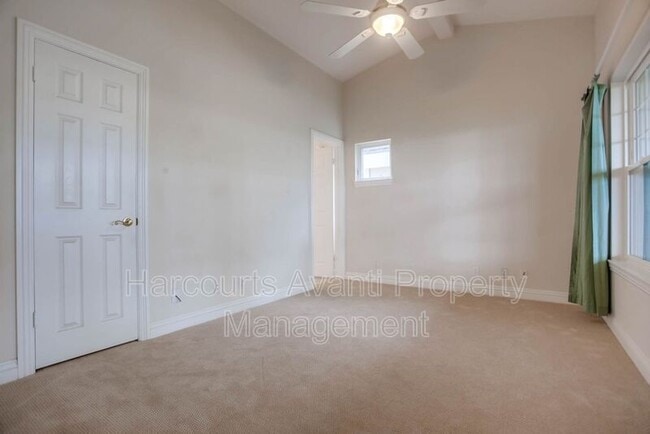 Building Photo - 1844 Dora Dr