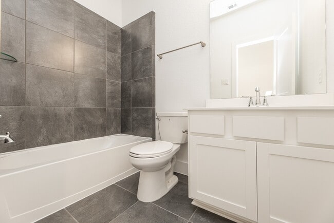 Building Photo - 4802 Seabourne Landing Dr