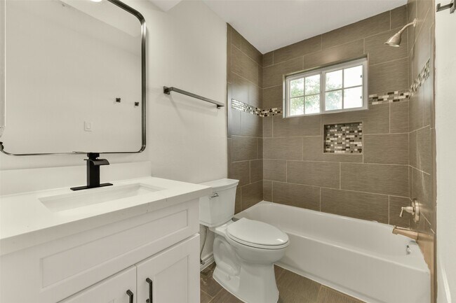 Building Photo - 3727 Thursa Ln