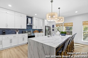 Building Photo - 6789 river