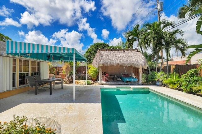 Building Photo - 341 Nottingham Blvd