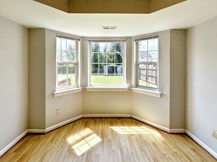 Building Photo - 6432 Goldenrod Ct