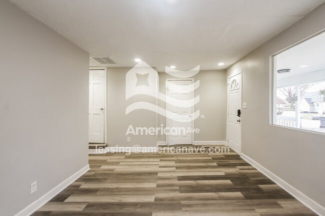 Building Photo - 1731 N Alton Ave