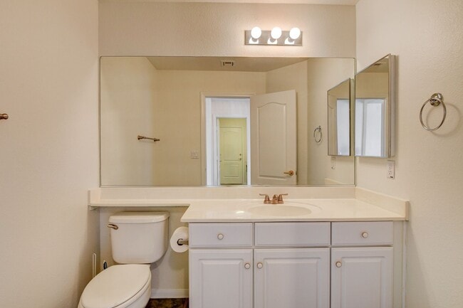 Building Photo - Beautiful Ranch Style Single Story w/Pool & View of the Las Vegas Strip