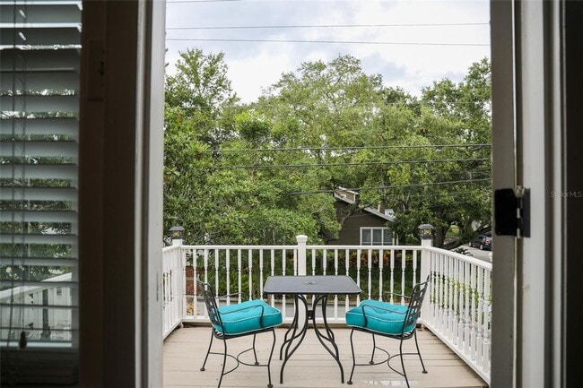 Building Photo - FURNISHED LUXURY 3 Br 3 Ba RENTAL NEAR DOWNTOWN ST PETERSBURG, FL