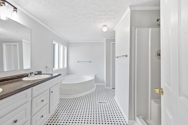 Building Photo - 3469 Cypress Dr